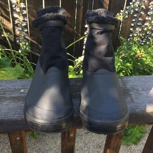 Keen Women's Elsa Chelsea Waterproof Boot 8